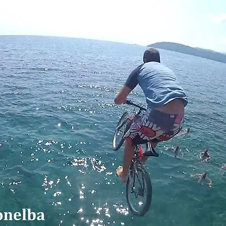 5/6 Beds Appartement