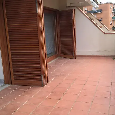 5/6 Beds